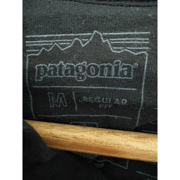 Patagonia Sweatshirt Men Medium Black Pullover Uprisal Graphic Regular Fit Logo - Picture 3 of 5